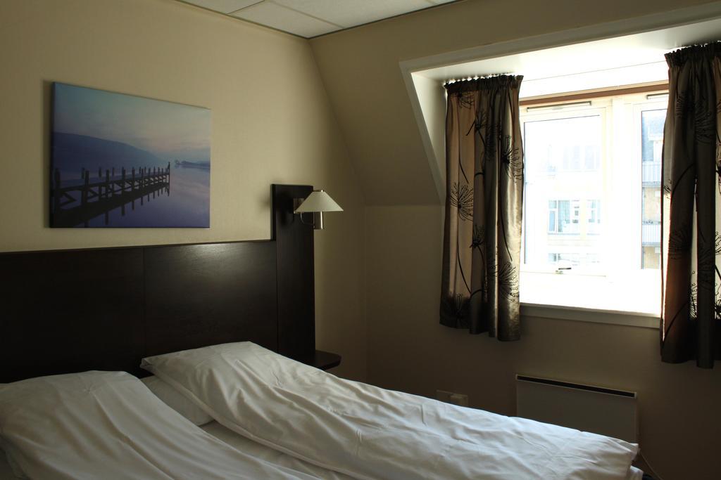 Skansen Hotel Тромсьо Стая снимка