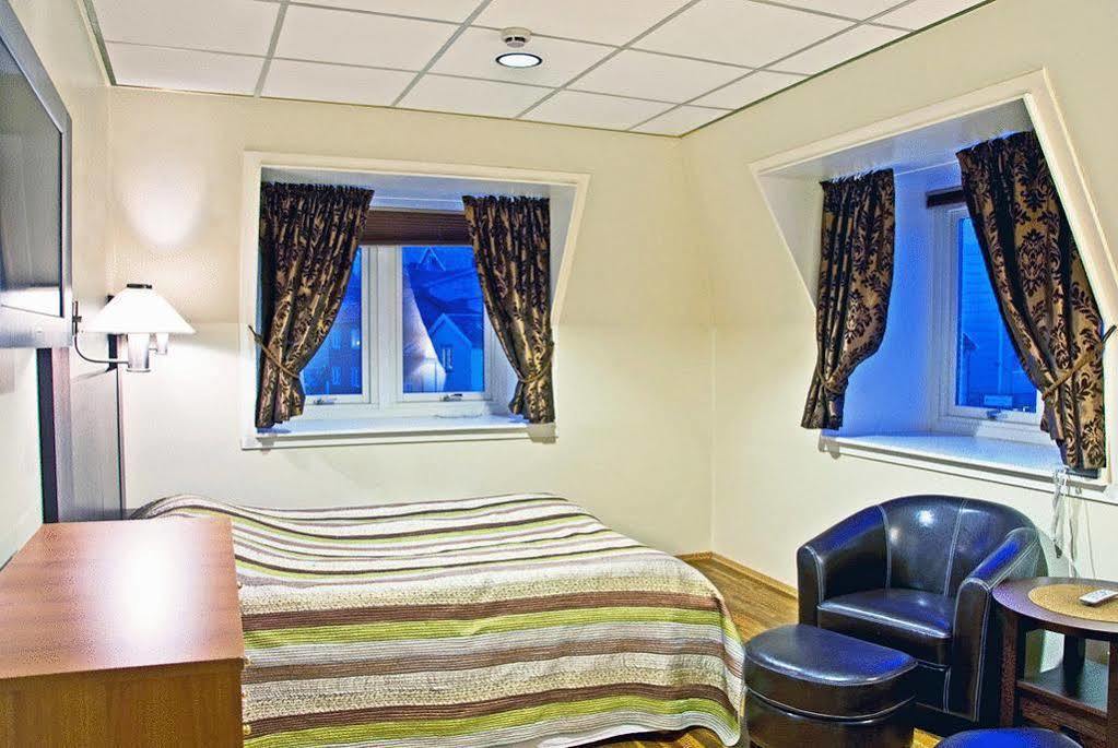 Skansen Hotel Тромсьо Екстериор снимка